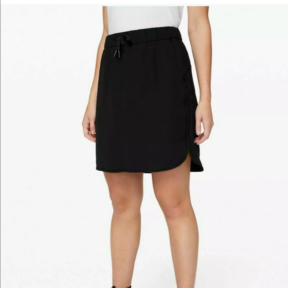 Lululemon skirt size 4